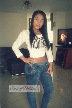 152057 - Shazzkya Age: 34 - Colombia