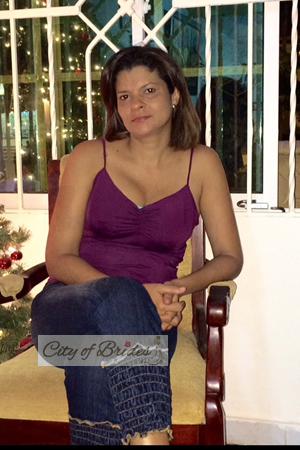 152747 - Yenis Age: 46 - Colombia