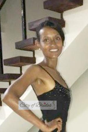 173738 - Stephanie Age: 37 - Costa Rica