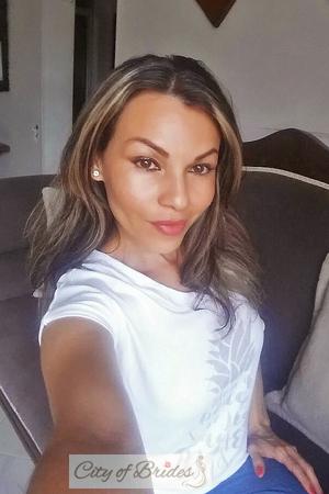 174140 - Sandra Age: 53 - Colombia