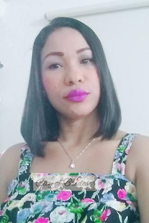 177008 - Kari Age: 47 - Colombia