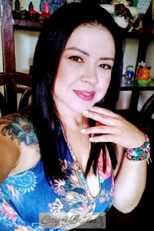 185019 - Yenny Age: 42 - Colombia