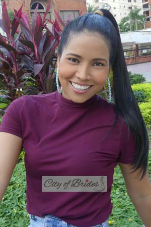 190038 - Laura Age: 36 - Colombia