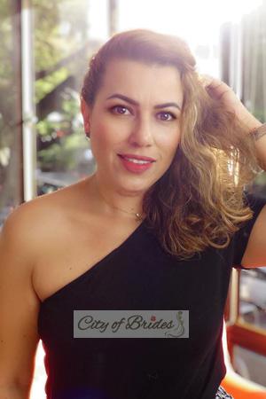 190289 - Angela Age: 48 - Colombia