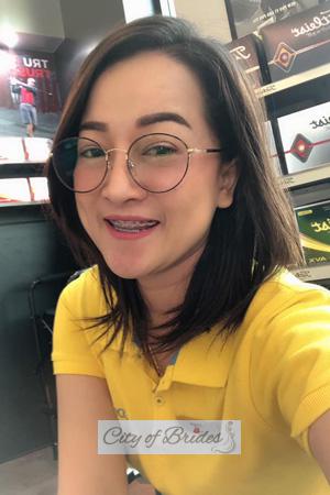 195340 - Preaw Age: 37 - Thailand