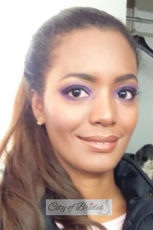 195911 - Yanelis Age: 39 - Colombia