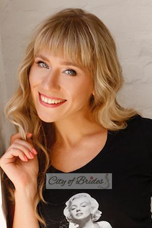 197252 - Juliya Age: 40 - Ukraine