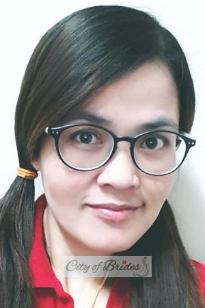 197772 - Yaowarak (Pui) Age: 44 - Thailand