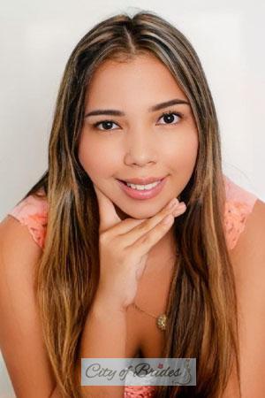 198003 - Yeraldin Age: 29 - Colombia