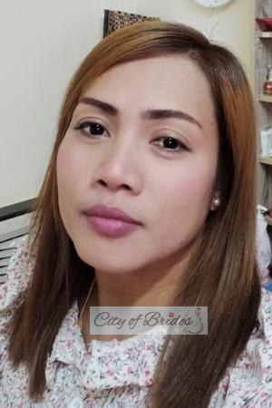 203402 - Nilawan Age: 42 - Thailand