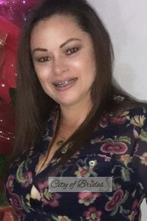 203845 - Yendry Age: 44 - Costa Rica