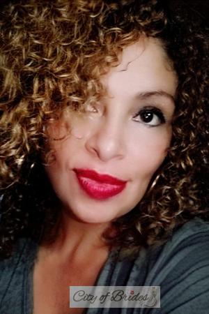 204169 - Seidy Age: 52 - Costa Rica
