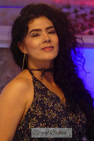 204739 - Yenny Age: 42 - Colombia