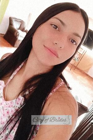 205374 - Estefany Age: 29 - Colombia