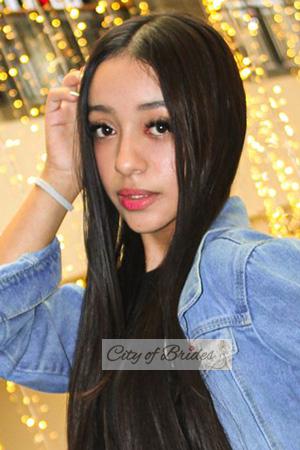 206519 - Geraldine Age: 23 - Colombia