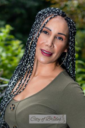 206700 - Luz Age: 51 - Colombia