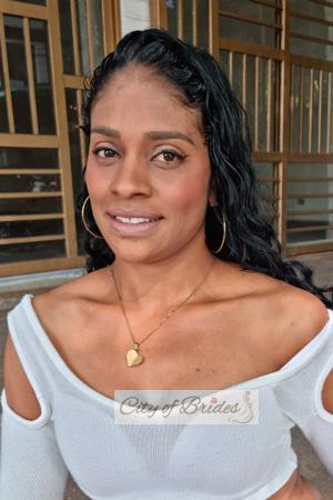 207174 - Emilia Age: 41 - Colombia