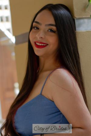 210289 - Laura Age: 26 - Colombia