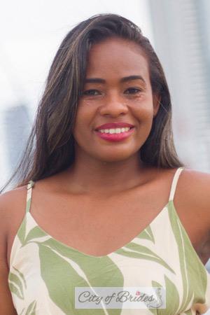 210441 - Karelis Age: 35 - Colombia