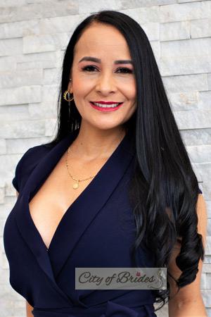 210689 - Dorely Age: 47 - Colombia