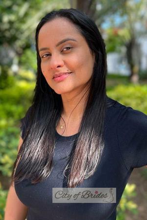 210697 - Karen Age: 41 - Colombia