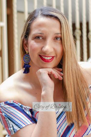 210700 - Karen Age: 38 - Colombia