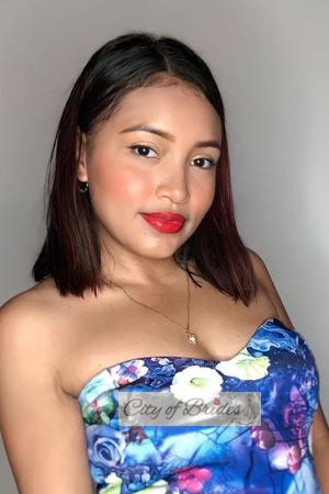 211257 - Jessenia Age: 27 - Colombia