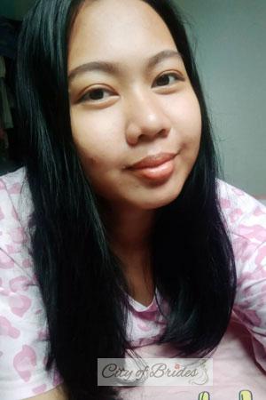 212417 - Somruethai Age: 31 - Thailand