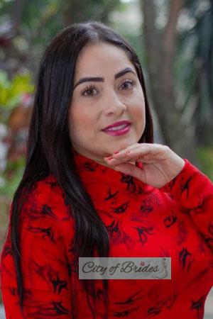 213774 - Yuliana Age: 40 - Colombia