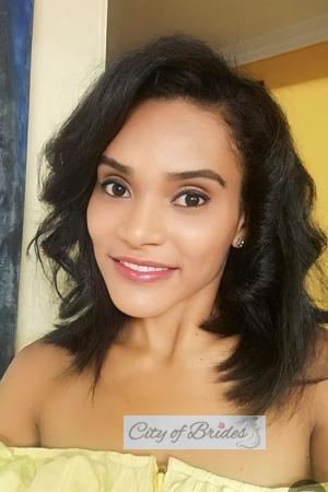 215144 - Yanaika Age: 34 - Colombia