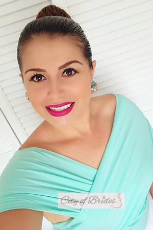 216018 - Kembly Age: 36 - Costa Rica