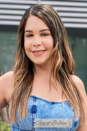 219556 - Selenia Age: 31 - Colombia