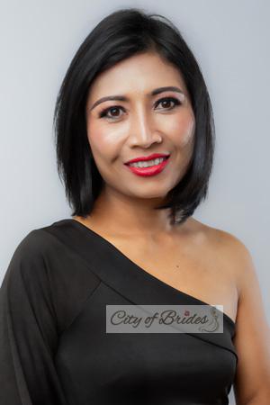 219770 - Ploychomphoo Age: 41 - Thailand