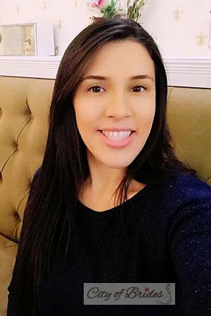 220331 - Laura Age: 41 - Costa Rica