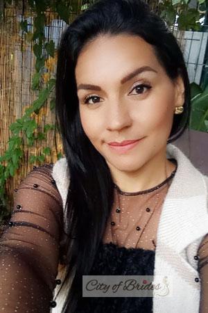 220414 - Andrea Age: 37 - Costa Rica