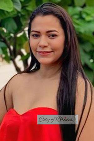 220510 - Estefania Age: 36 - Colombia