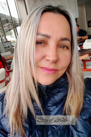 220610 - Sara Age: 51 - Peru