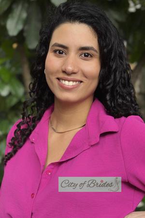 222152 - Laura Age: 28 - Colombia