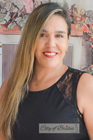 226420 - Lenka Age: 55 - Peru